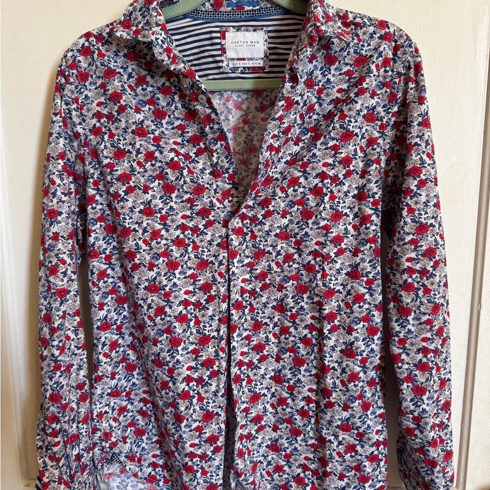 Cactus Man Women's Floral Button Down Shirt - Red and Blue